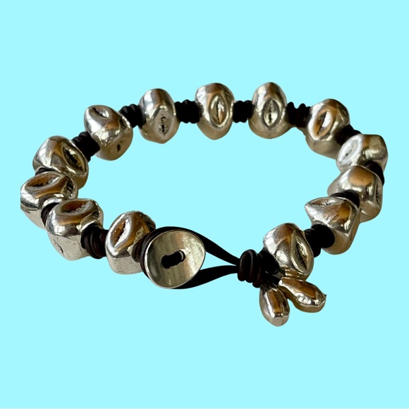 Silver nugget bracelet. Leather toggle over silver button - Picture 3 of 3